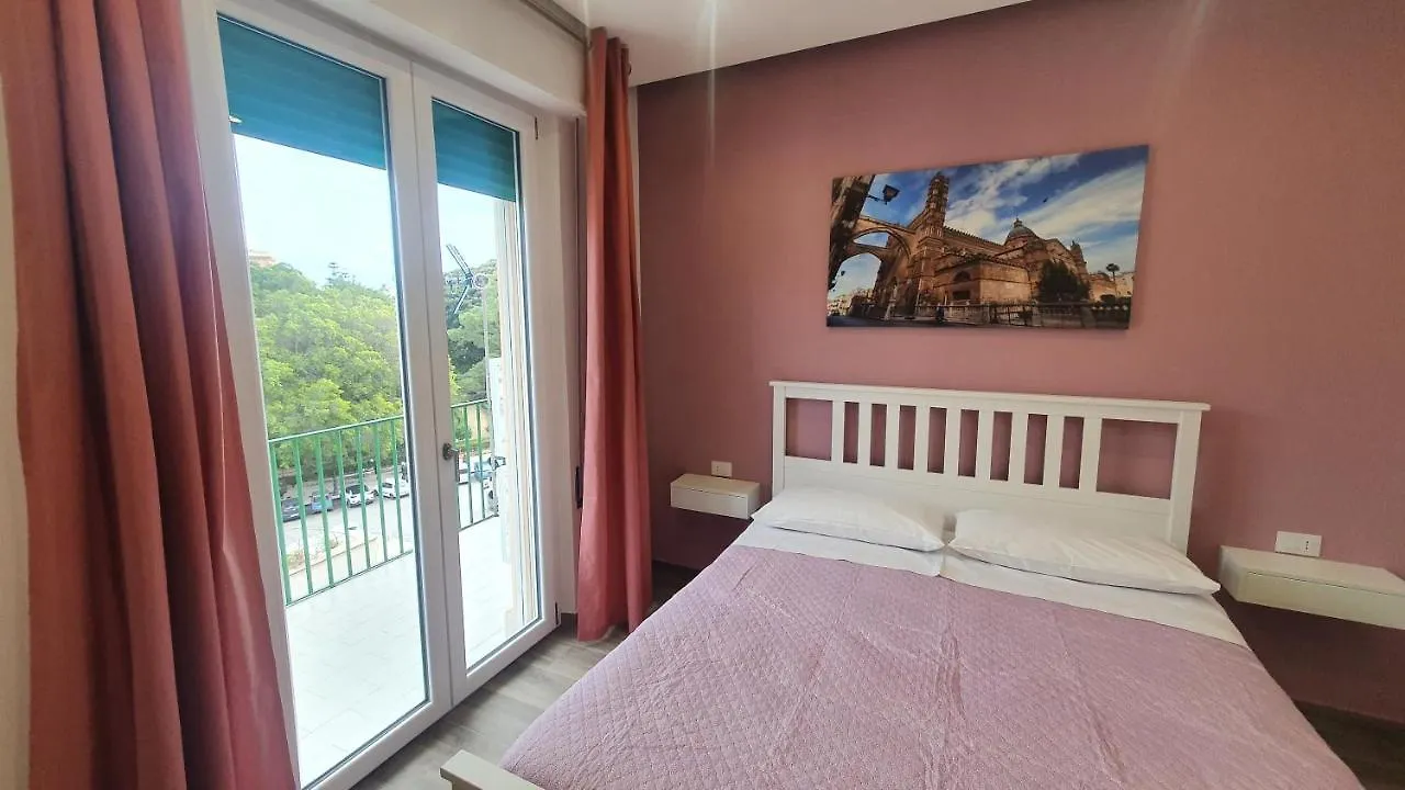 Garibaldi Rooms 29 - Piazza Marina A Palermo - In Pieno Centro. 2*,